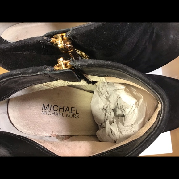 Michael Kors Black Booties Ankle Suede Heel Black. - Picture 5 of 8